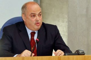 Πανταχού παρών ο κ. Καπόν
