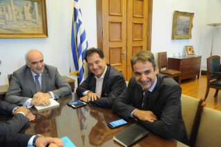 «Μαλλιά κουβάρια» από ένα τιτίβισμα