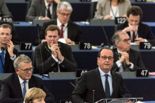 Σωσίβιο για το χρέος από Ολάντ