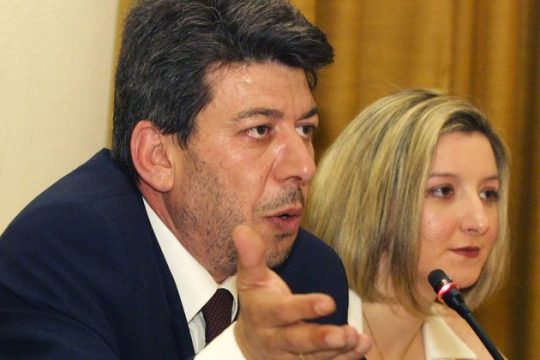 Τα συν και πλην του νόμου για τα ΜΜΕ