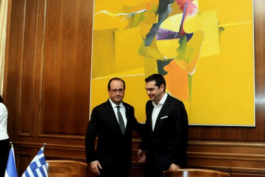 Η κυβέρνηση τραβά την ανηφόρα