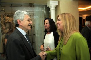 Τα μεταρρυθμιστικά κουρέλια τραγουδάνε ακόμα