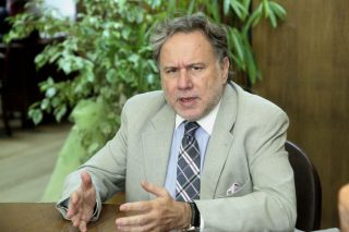«Να πάψουν μερικοί συνταξιούχοι να είναι πιο ίσοι από άλλους»