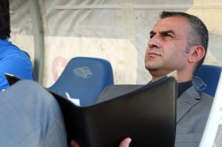 «Τρίζει» πολύ η καρέκλα του