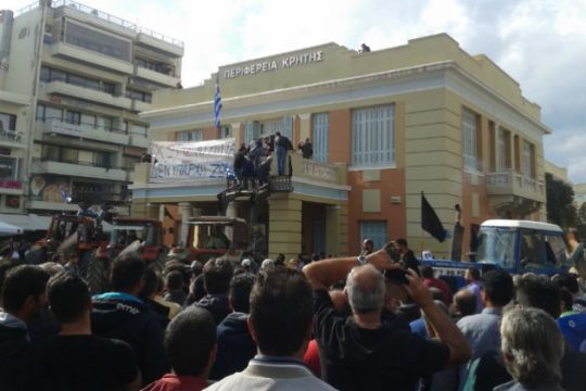 Με δυναμικό παλμό το συλλαλητήριο των Κρητών αγροτών