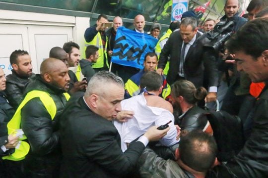 Σε τροχιά σύγκρουσης συνδικάτα και κυβέρνηση