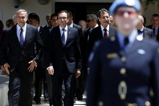 Μαραθώνια η συνάντηση Αναστασιάδη – Ακιντζί