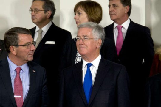 Πόλεμος δηλώσεων για τους βομβαρδισμούς στη Συρία