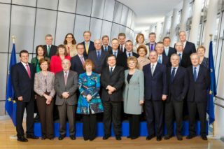 Οι «περιστρεφόμενες πόρτες» των επιτρόπων