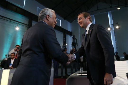 Εργατικό συνδικάτο υπέρ συγκυβέρνησης Σοσιαλιστών-Δεξιάς