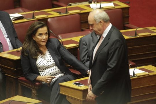 «Θέμα» με Ντόρα και νέες μουρμούρες στη Νέα Δημοκρατία