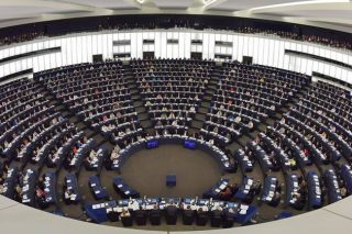 Και το πρώτο βραβείο αντιδημοκρατικής στάσης πάει στο Ευρωπαϊκό Κοινοβούλιο