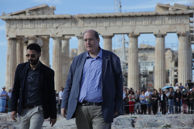 Ισοδύναμα για το 23% ΦΠΑ και «μαχαίρι» στις αποσπάσεις