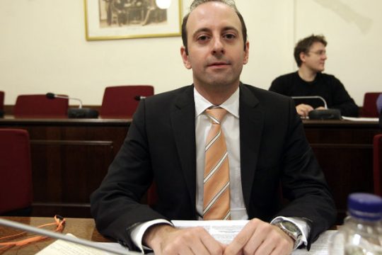 Ενα… παράφωνο «κύκνειο άσμα»