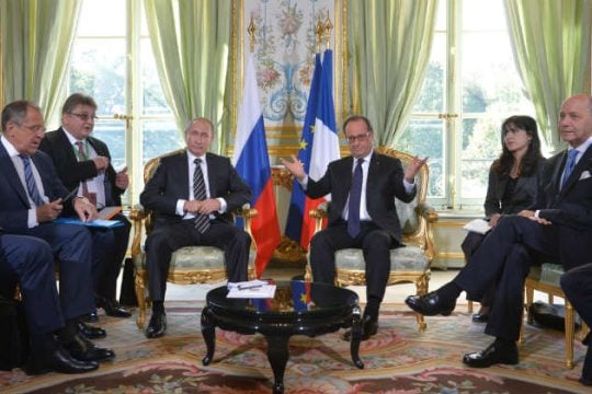 Πιέσεις προς τη Ρωσία και παρέμβαση συριακής αντιπολίτευσης