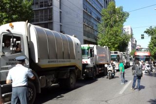Παρέλαση για «βαρέα και ανθυγιεινά»