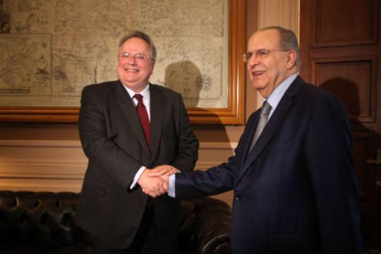 Λύση του Κυπριακού με αποχώρηση κατοχικών στρατευμάτων