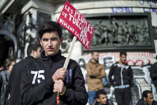 Οι Κούρδοι διαδηλώνουν σε όλη την Ευρώπη
