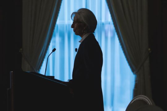 Οι όροι του ΔΝΤ για light κούρεμα χρέους