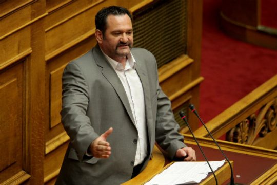 Χρυσαυγίτικοι τραμπουκισμοί κατά του ΚΚΕ στη Βουλή