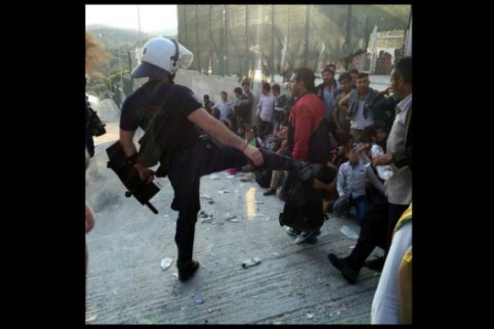 «Περιποιήθηκαν» τους πρόσφυγες… μόλις έφυγε ο Τσίπρας