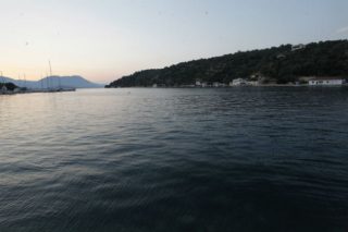 Πυρκαγιά σε θαλαμηγό στο Μεγανήσι