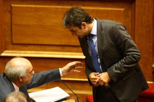 Ο Μεϊμαράκης κάνει tweet, ο Μητσοτάκης μαζεύει υπογραφές