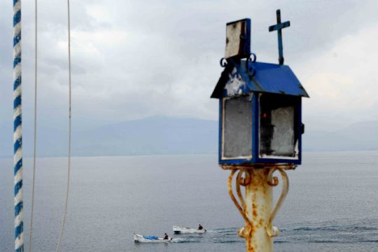 Υποχωρούν οι βροχές, παραμένουν τα σύννεφα