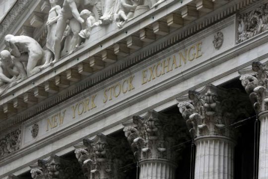 Σύνταξη 100 μεγαλοστελεχών ίση με 50 εκατ. υπαλλήλων