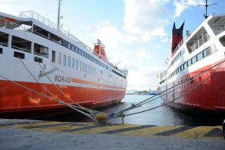 ΠΕΝΕΝ: Στο στόχαστρο των μνημονιακών δεσμεύσεων η ακτοπλοΐα