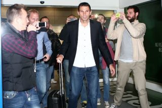 Γυαλίζει το μάτι του!
