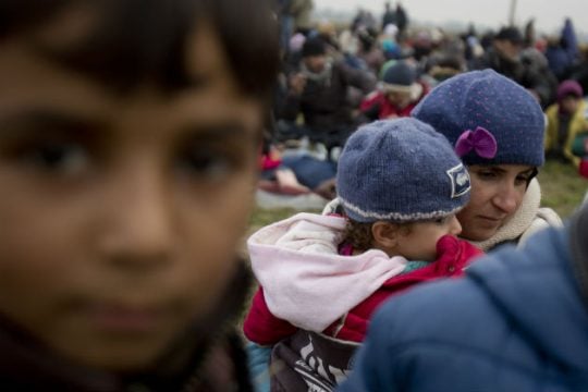 Στο προσφυγικό… απαντάμΕ.Ε. με φράχτες