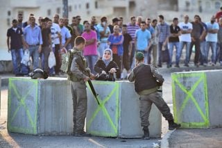 «Προσωρινός» φράχτης και νέες αιματηρές επιθέσεις