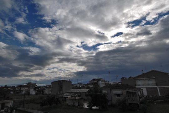 Συννεφιά και βροχές σε όλη τη χώρα