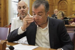 Τρίμηνη αναβολή στο συνέδριο του Ποταμιού