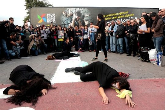 «Θρηνούμε, αλλά δεν φοβόμαστε»