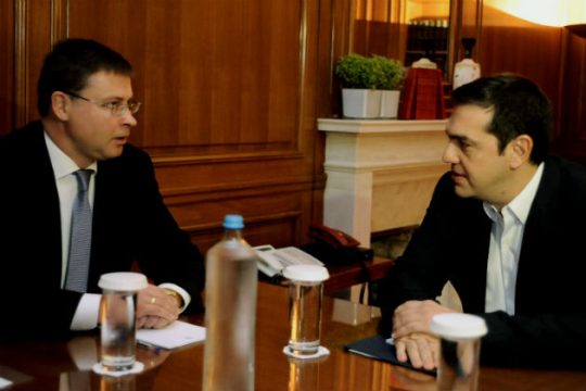 Πιέσεις και «υποδείξεις» από τον Ντομπρόβσκις