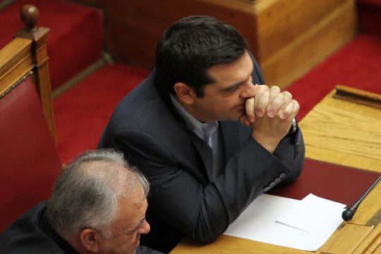Με το βλέμμα σε προγραμματικές και… δανειστές