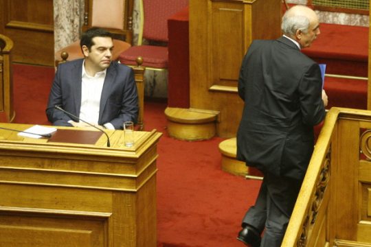 Κόντρα Ν.Δ. – κυβέρνησης για Ολάντ και Grexit