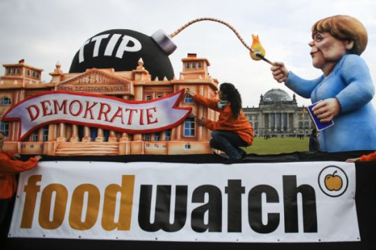 «Όχι στην υπογραφή της TTIP» κι από την Ελλάδα