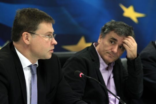 Προς έντιμο συμβιβασμό για τους πλειστηριασμούς