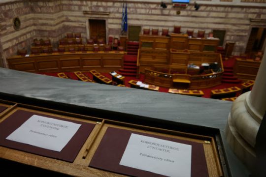 Ανεξάρτητες Αρχές, εξαρτημένες φωνές