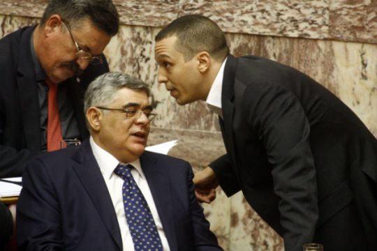 Κίνδυνος για τη δημοκρατία
