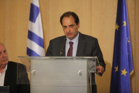 Αύξηση τιμών στα μέσα μεταφοράς ανήγγειλε ο Χρ. Σπίρτζης