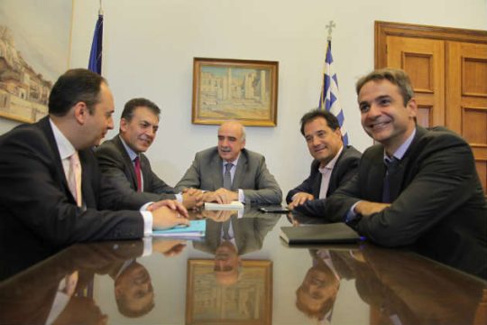 Προεκλογικός αγώνα σε εξέλιξη στη Νέα Δημοκρατία