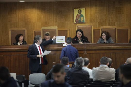 «Εγώ το έκανα, μην πείτε τίποτα, είμαι δικός σας» [04-11-2015]