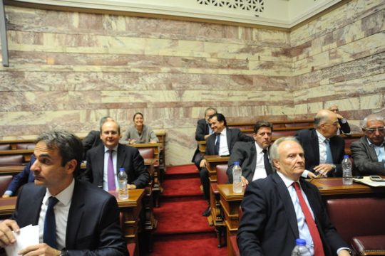 Με τα όπλα παρά πόδα μίλησαν για ενότητα!