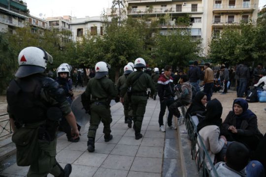 Αντιφασιστική συγκέντρωση ενάντια στην αντιπροσφυγική στην πλ. Βικτωρίας