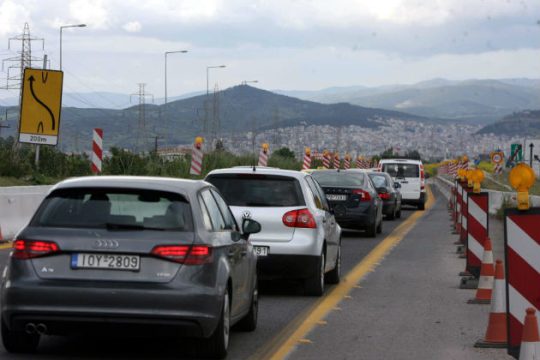 Πώς διαμορφώνονται τα νέα τέλη κυκλοφορίας