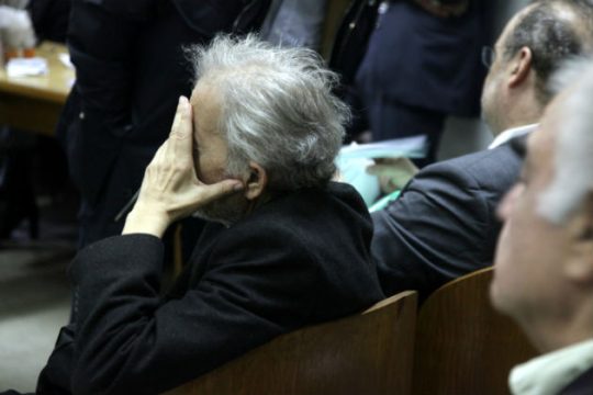 Ασφυκτικός κλοιός για 400.000 «κόκκινους» δανειολήπτες